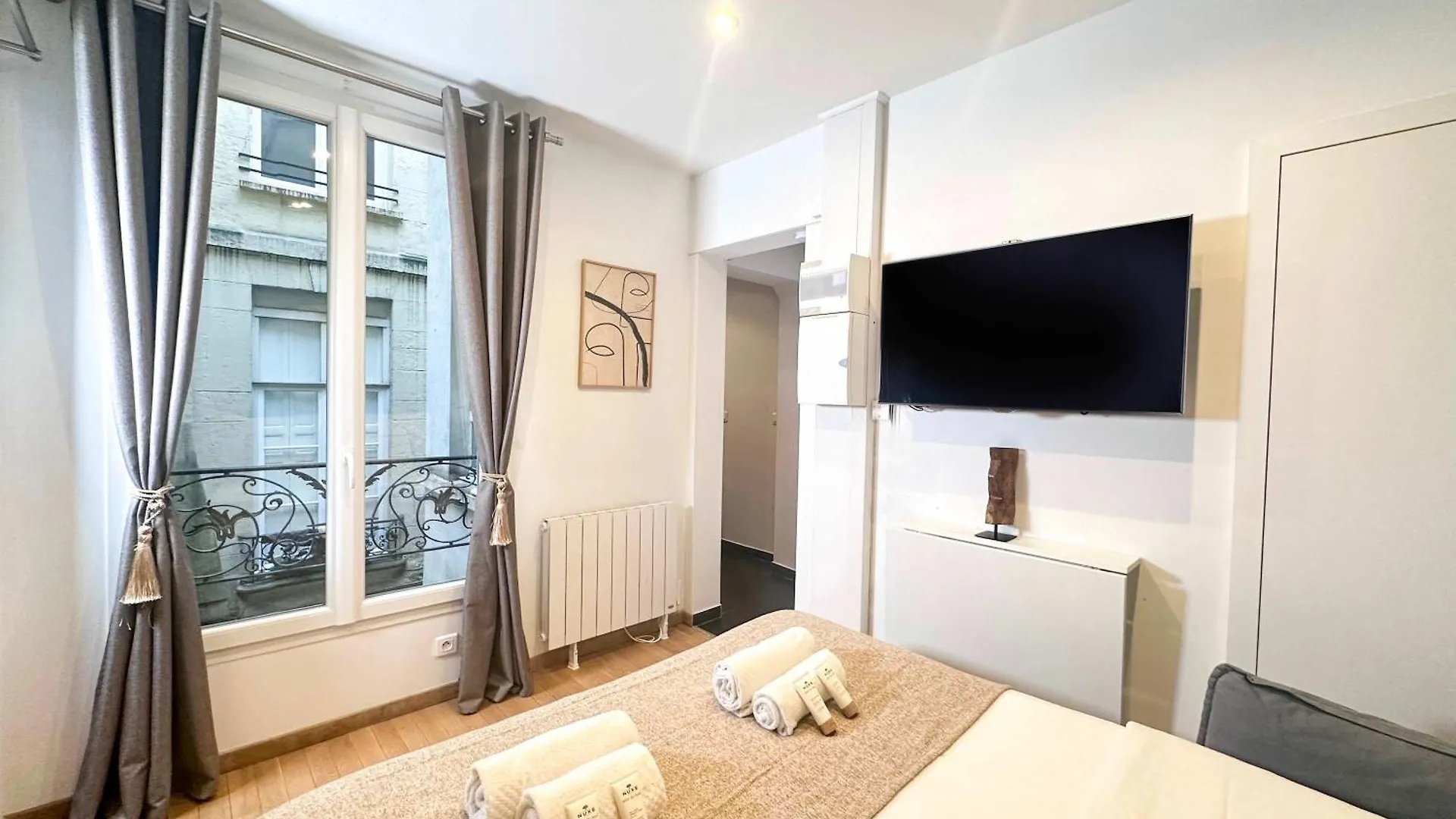Welcoming Apartment Near Louvre Museum Parigi